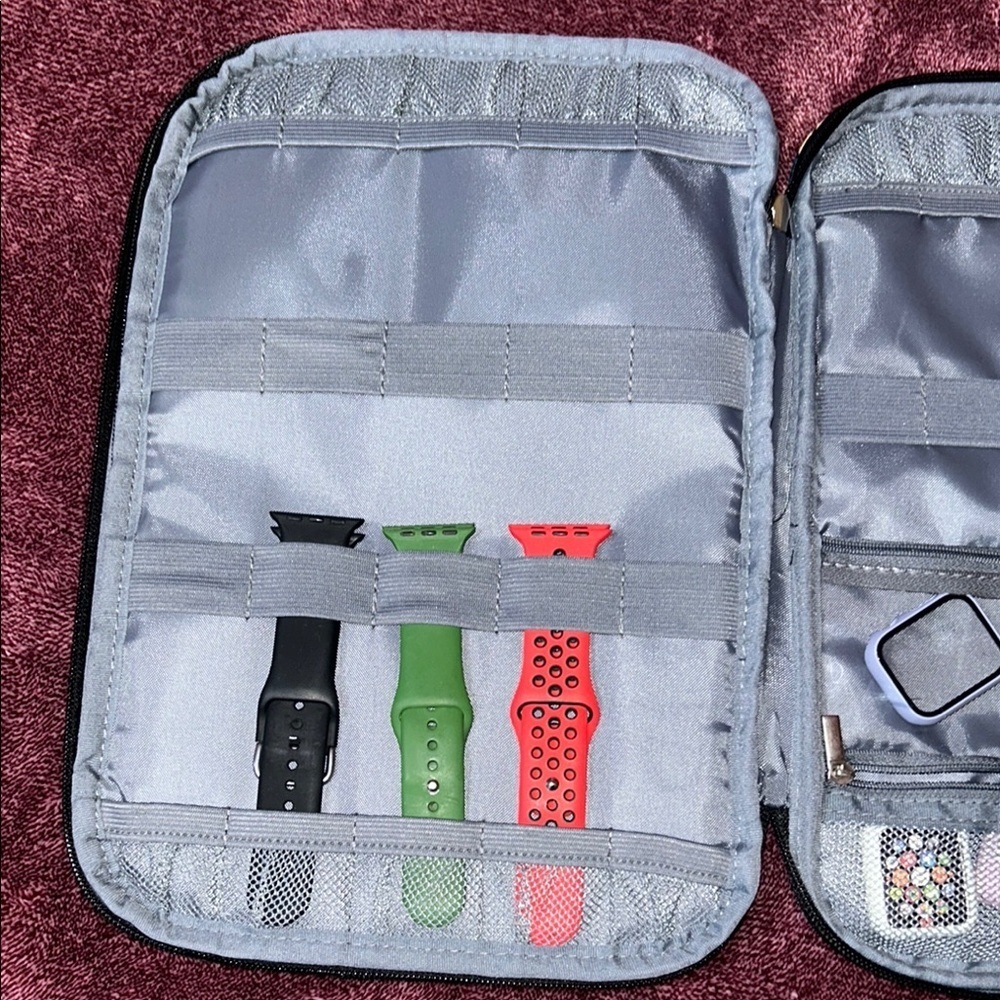 Case with Apple Watch straps and Face guards - Picture 7 of 12